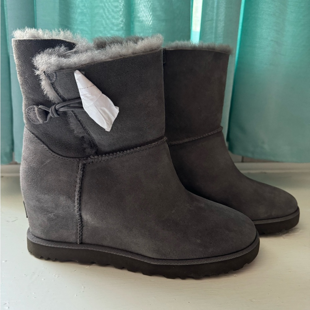 UGG Gray Winter boots with wedge.